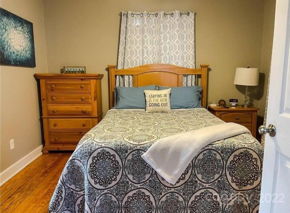 Charming Cottage In Morganton With Ample Parking Eksteriør bilde